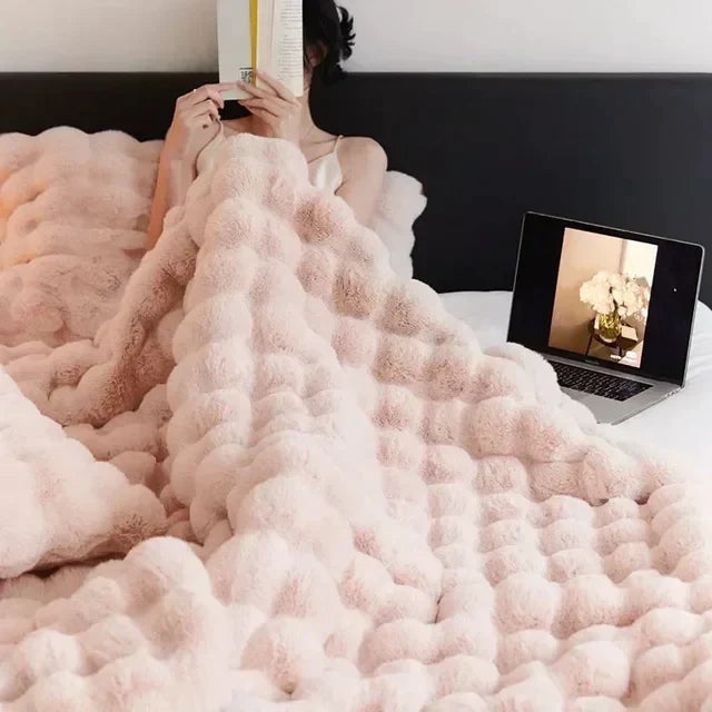 Long-pile faux fur fluffy throw blanket - product photo 5