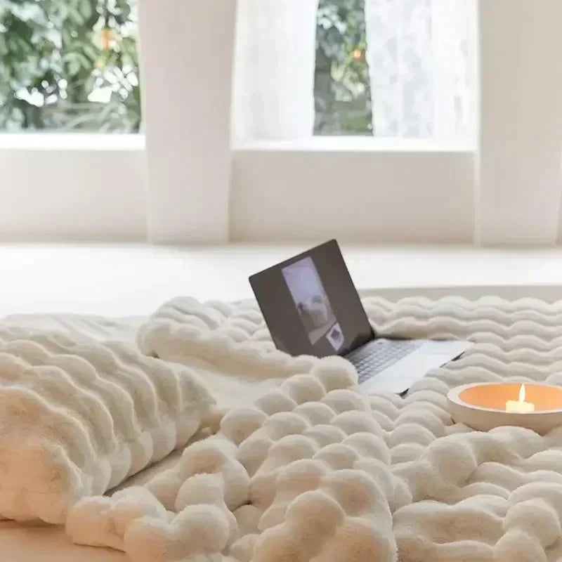 Long-pile faux fur fluffy throw blanket - product photo 7