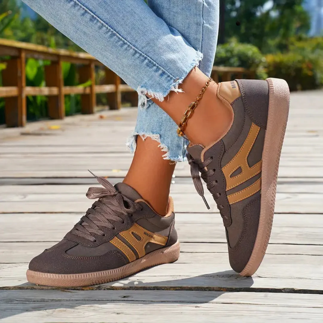 Chloe | Women's Classic Low Top Lace-Up Sneakers