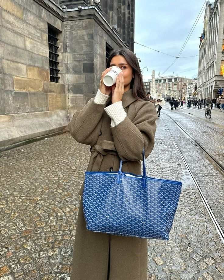 Structured shoulder tote bag with a matching detachable pouch - product photo 15