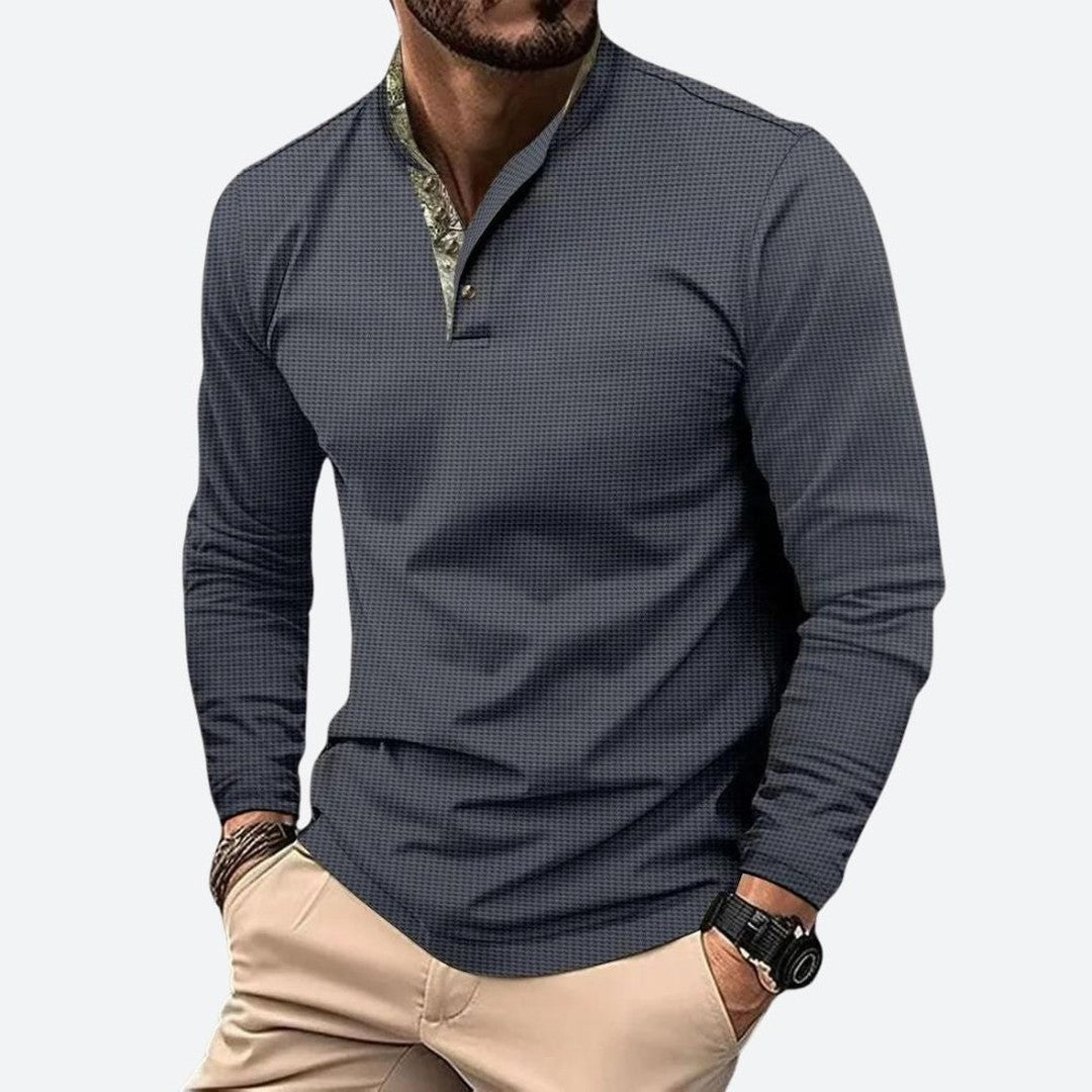 Man wearing the Cedric men's long-sleeve shirt, detail view