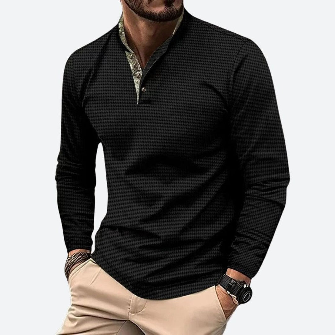 Man wearing the Cedric men's long-sleeve shirt, side view