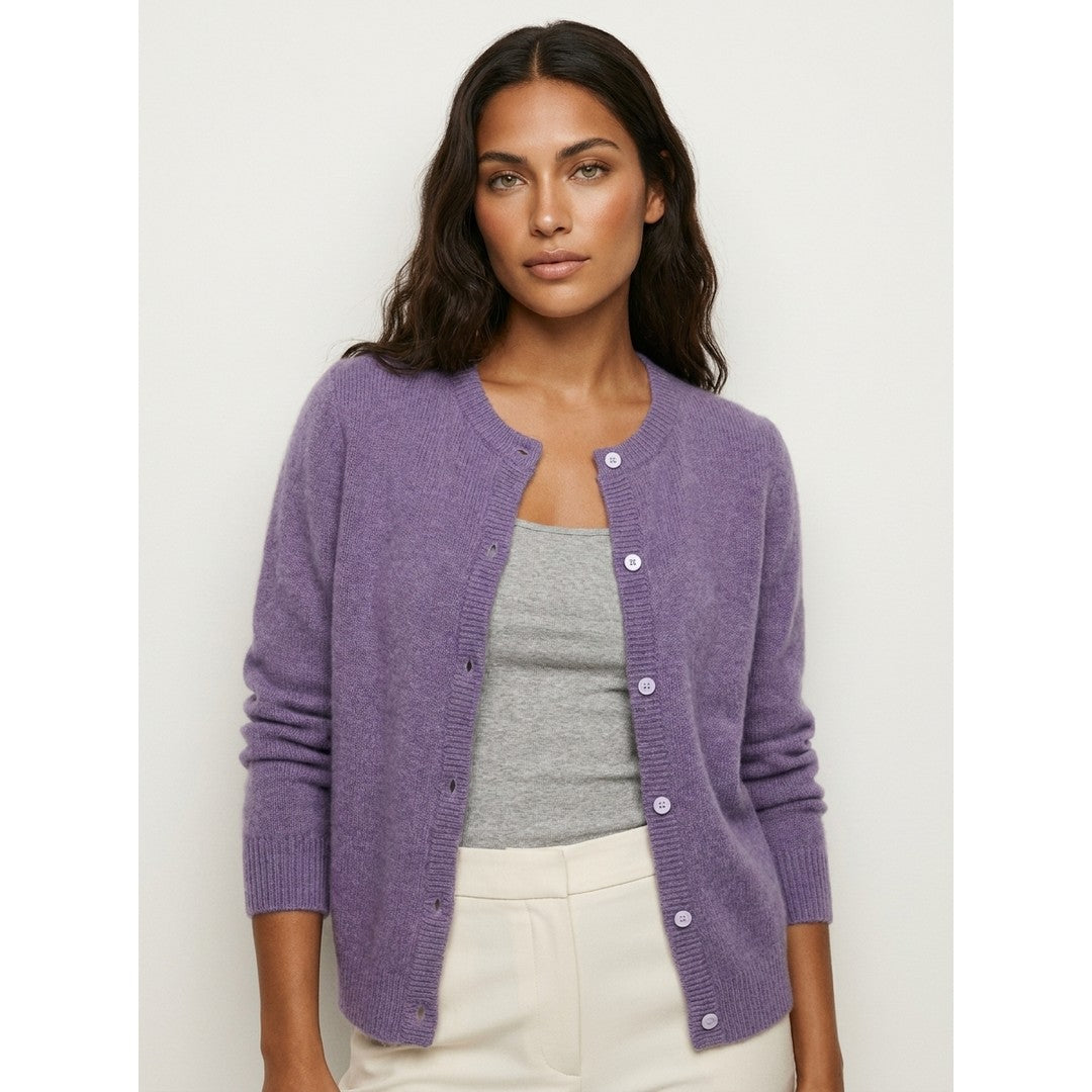 Woman wearing the Delilah women's jacket, detail view