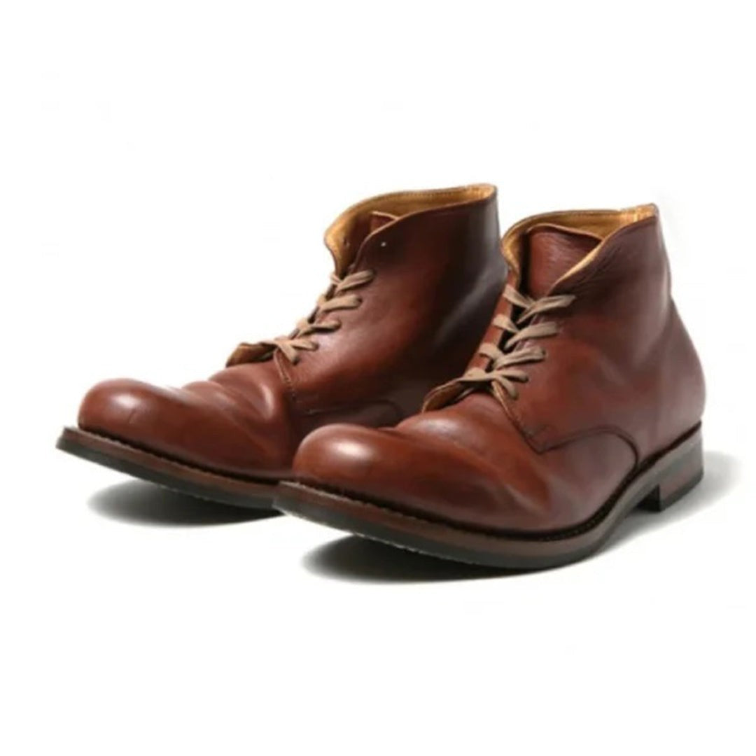 Man wearing the Drake men's boots, back view