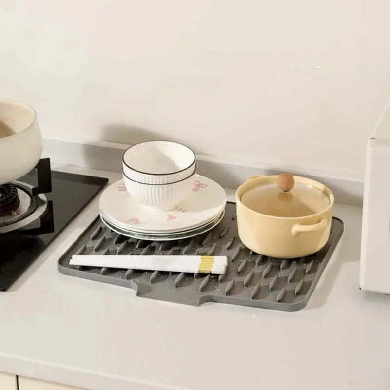 Sloped silicone drying and trivet mat - product photo 2