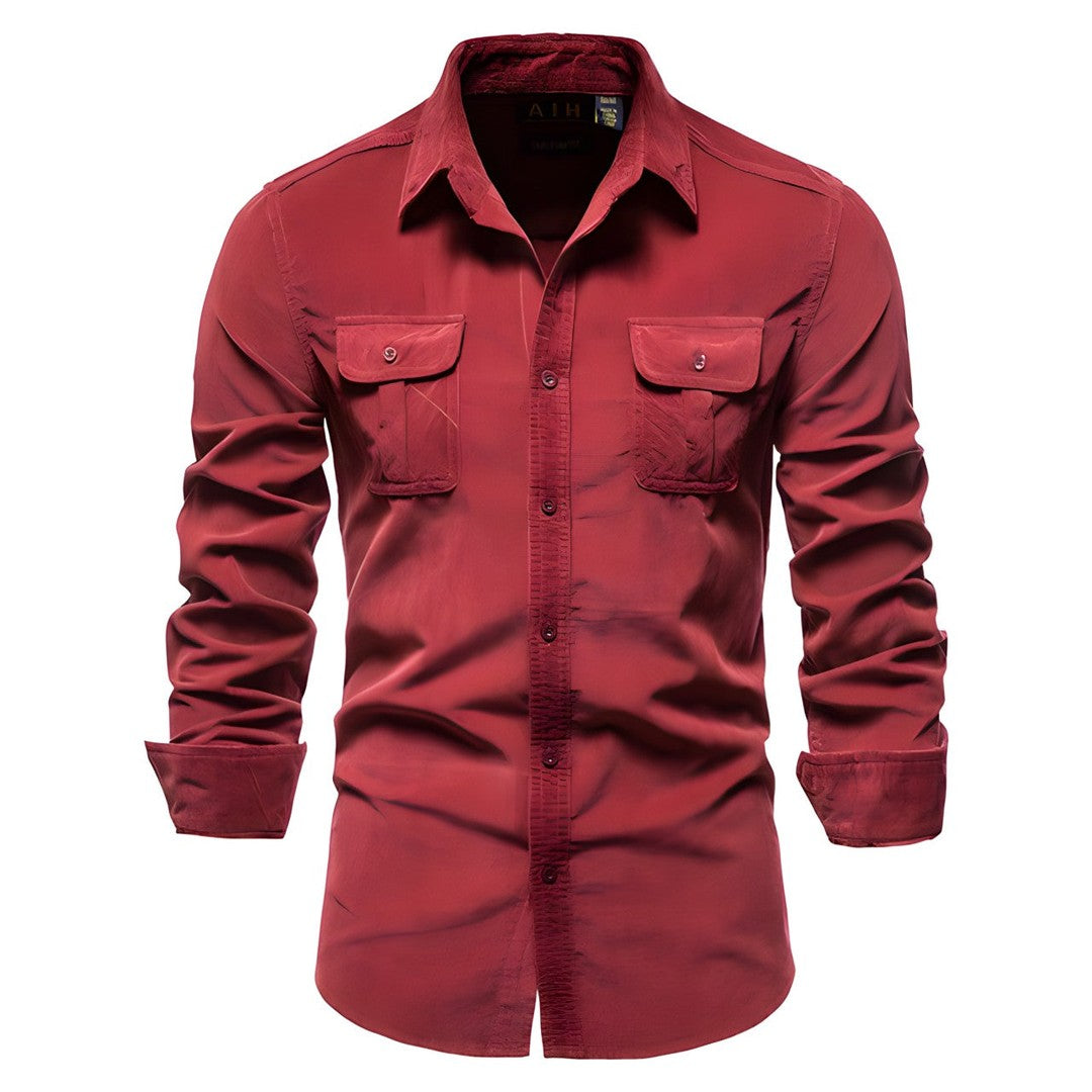 Man wearing the Elias men's casual shirt, detail view