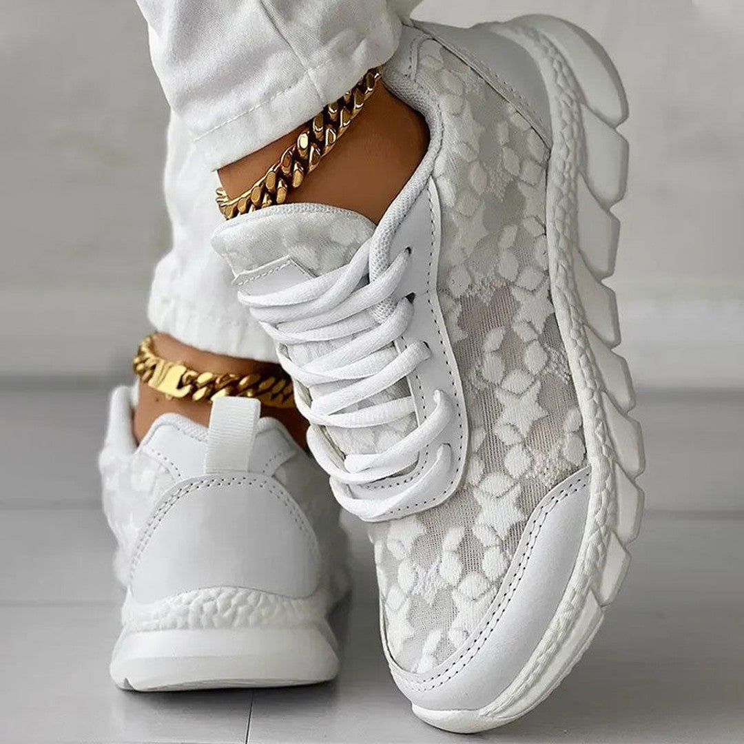 Woman wearing the Elodie women's sneakers, 7 view