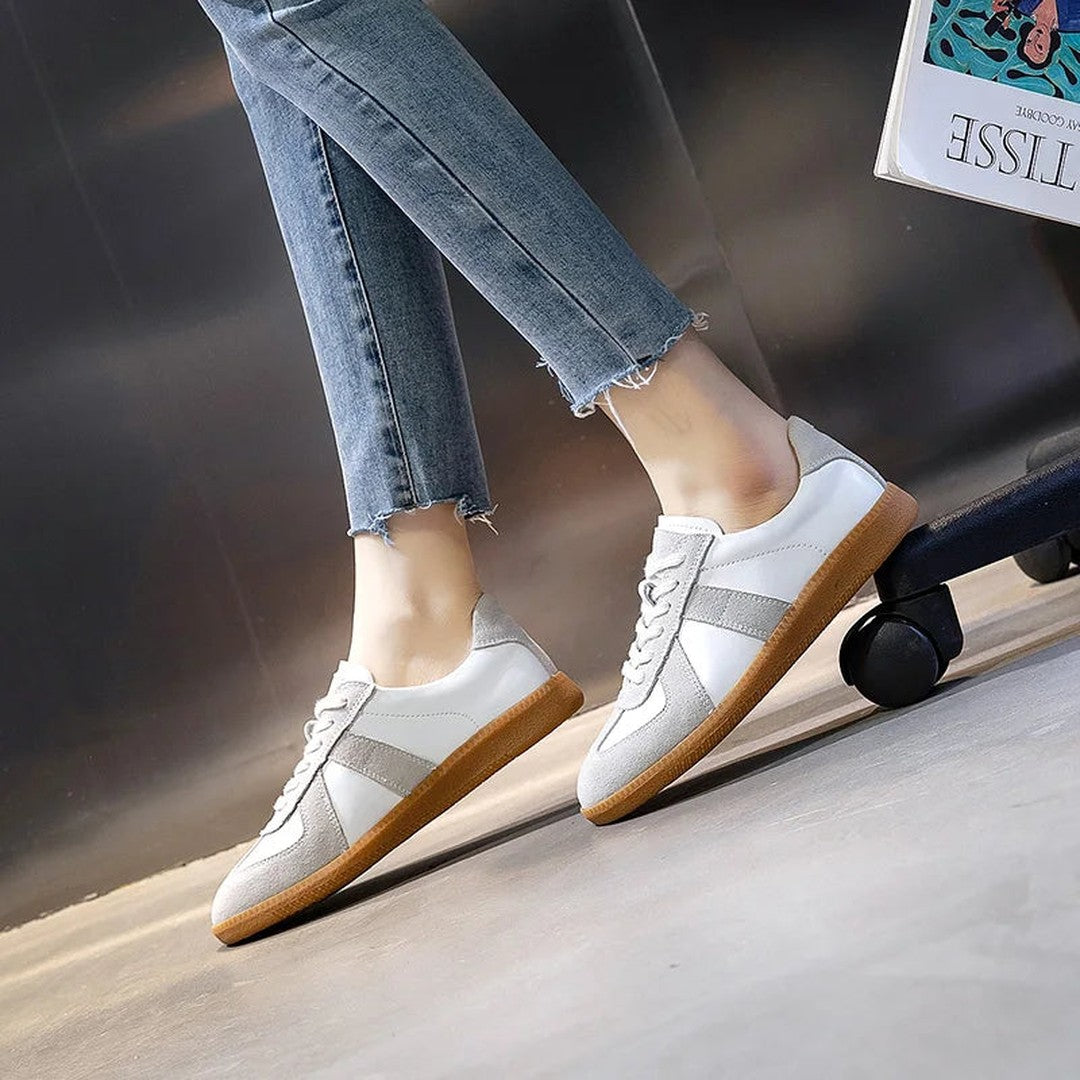 Woman wearing the Ember women's leather shoes, front view