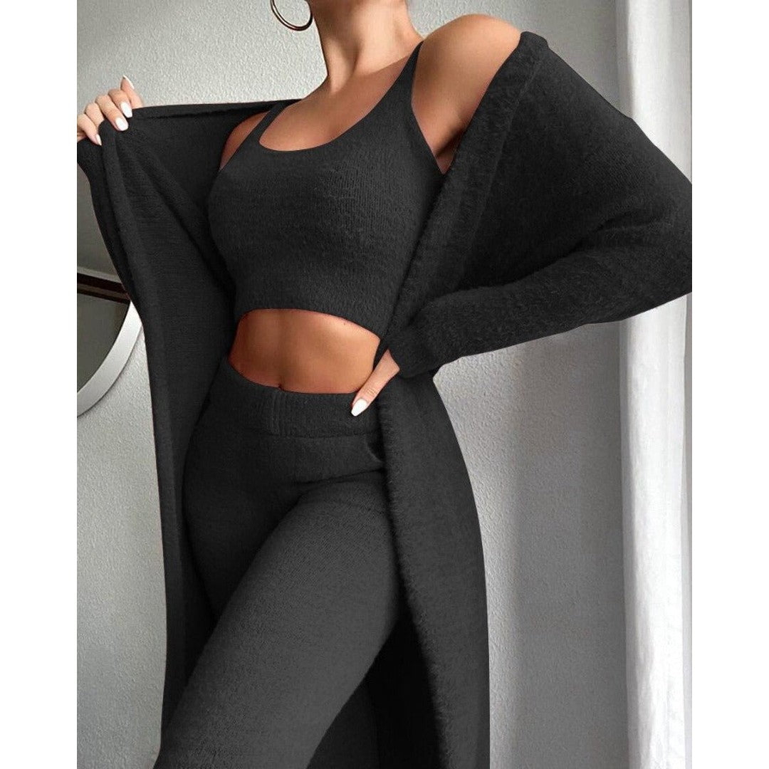 Woman wearing the Emmeline women's set, back view
