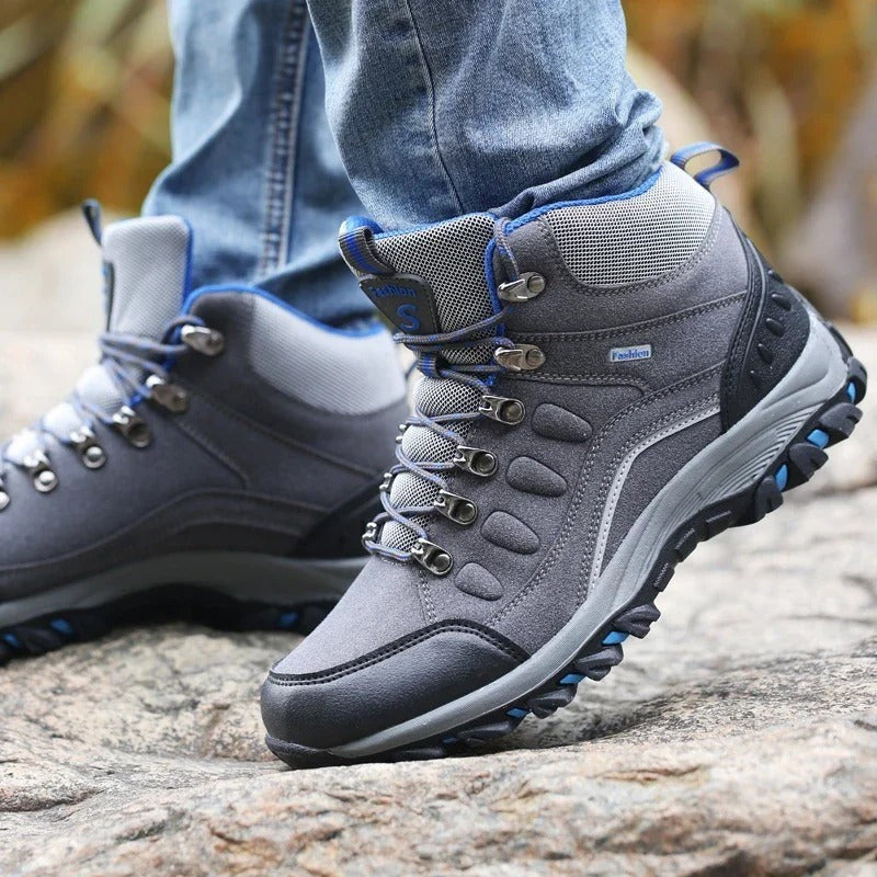 Women's waterproof hiking boots - product photo 3