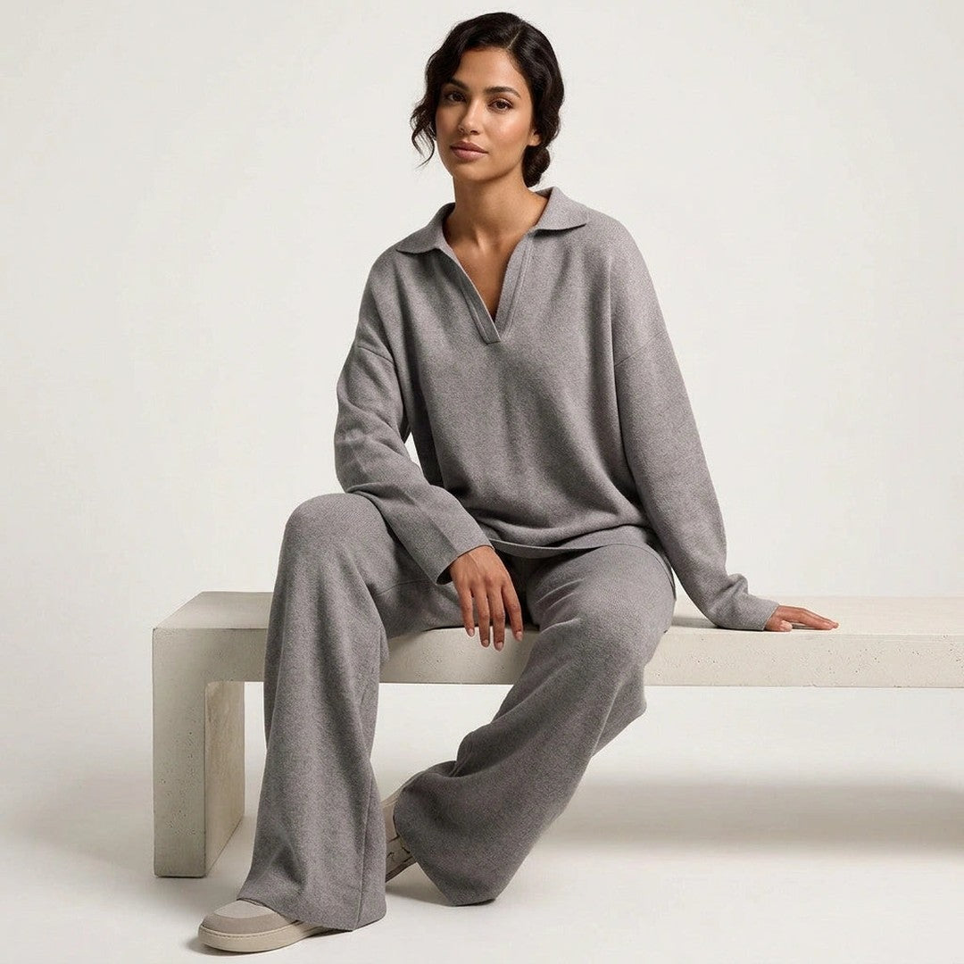 Woman wearing the Gloria women's set, 12 view