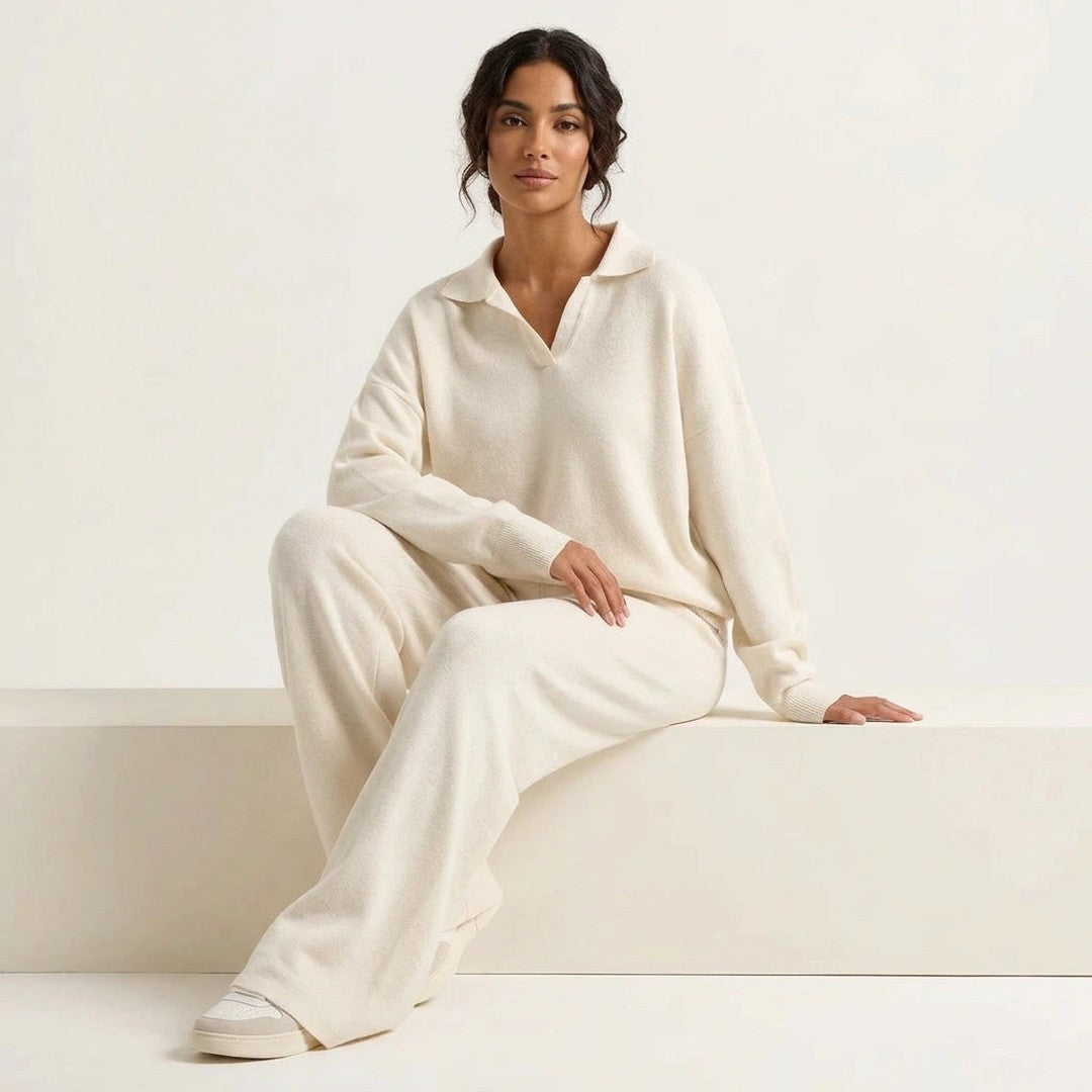 Woman wearing the Gloria women's set, back view