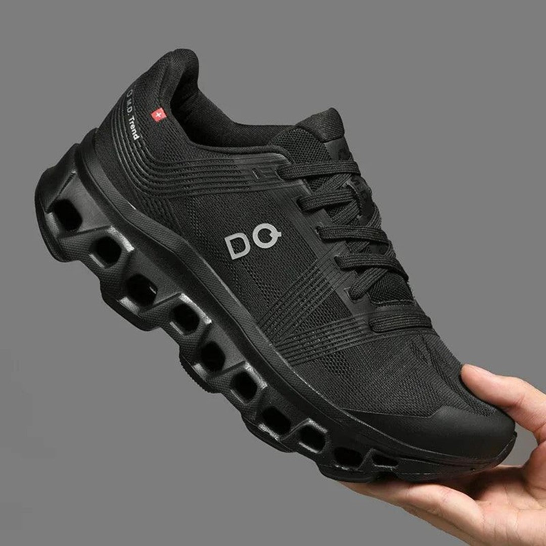Man wearing the Gordon men's sneakers, 10 view