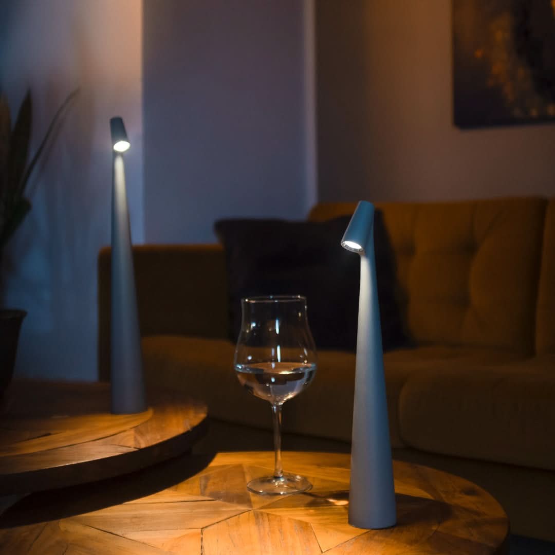 Cordless metal LED table lamp with touch dimming - product photo 6