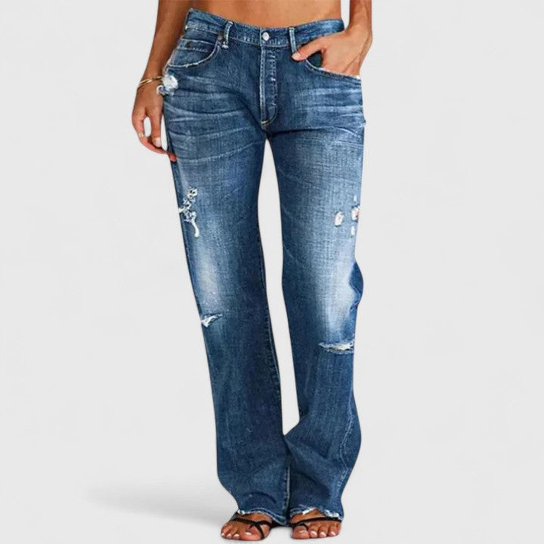 Woman wearing the Imelda women's wide-leg jeans, back view