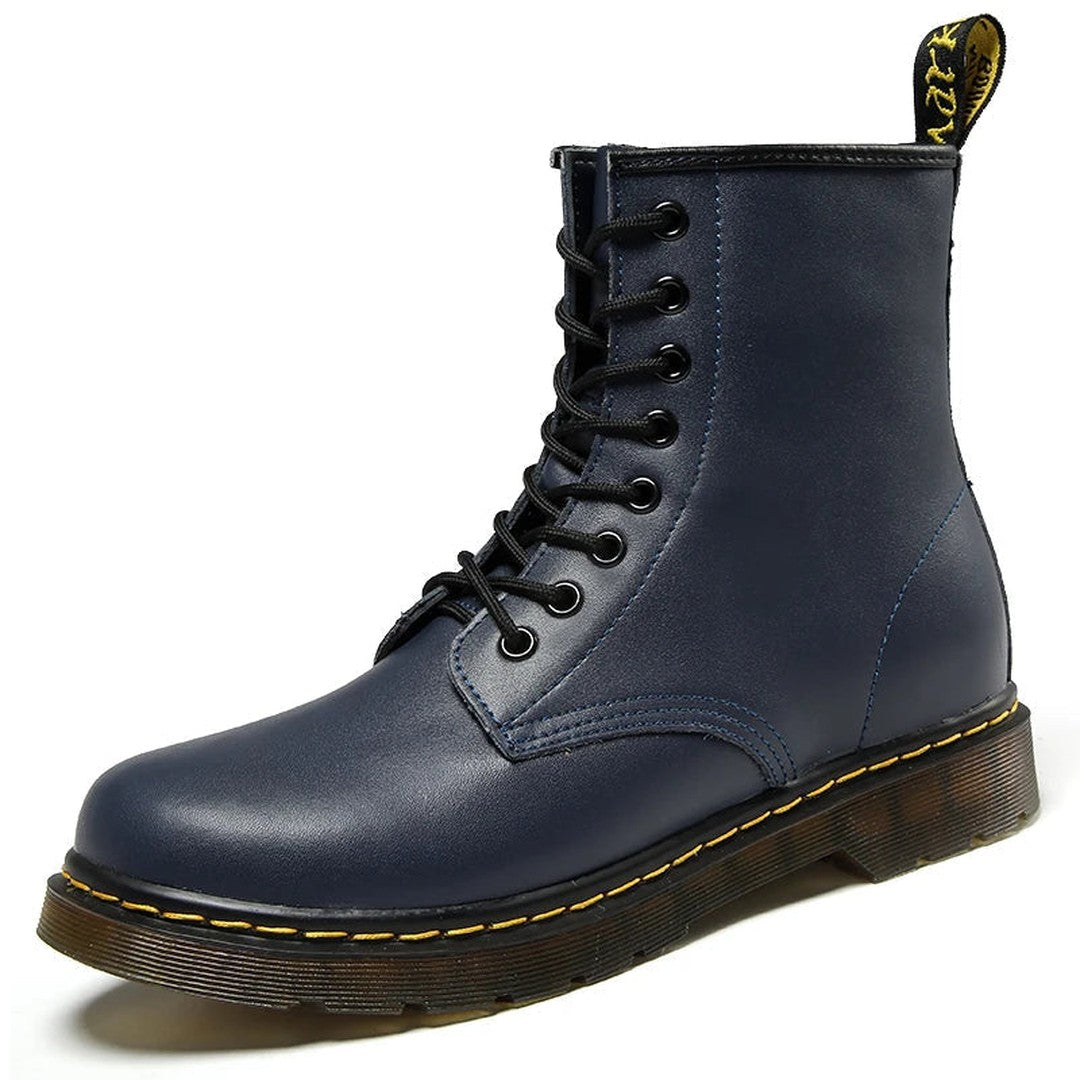 Man wearing the Jericho men's boots, back view