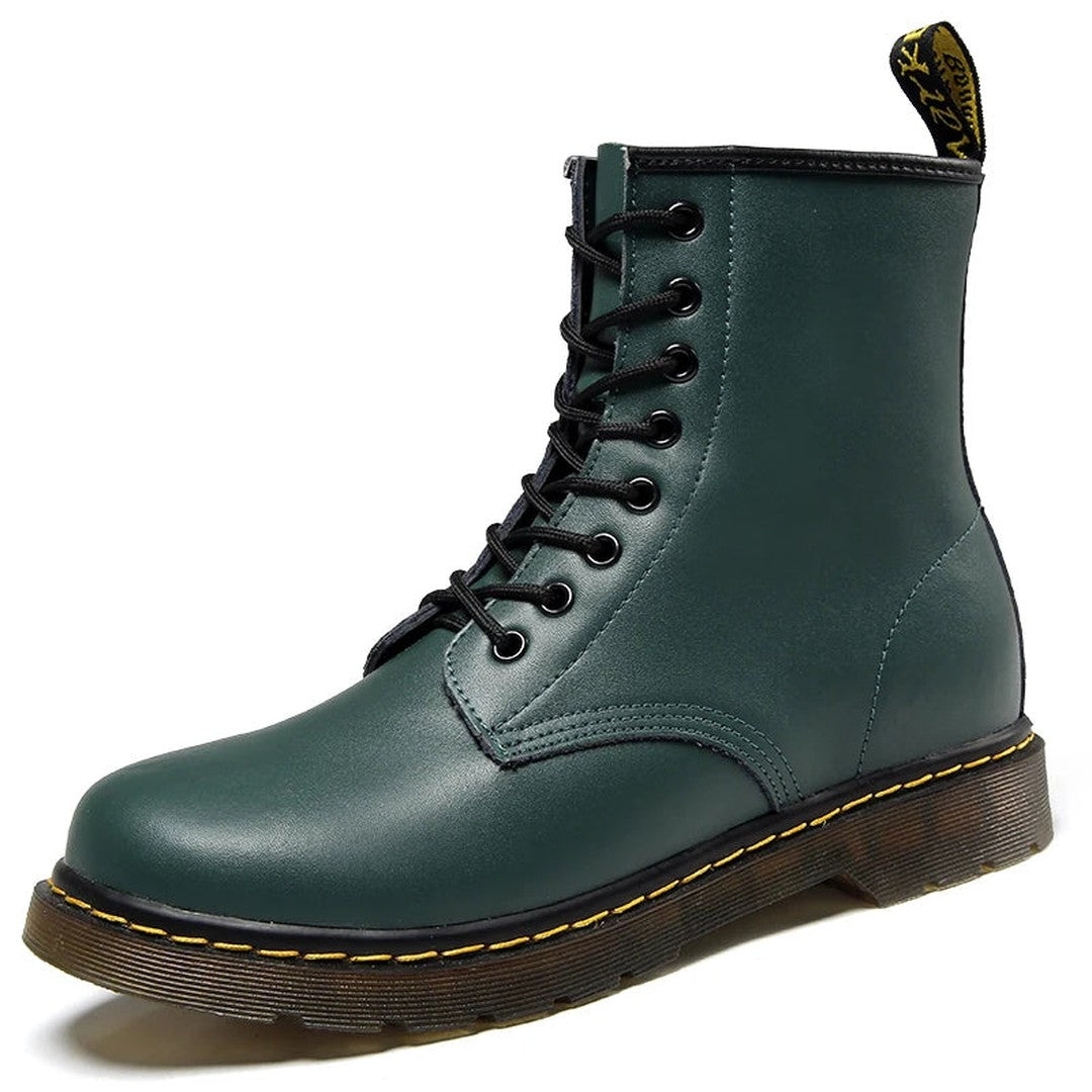Man wearing the Jericho men's boots, side view