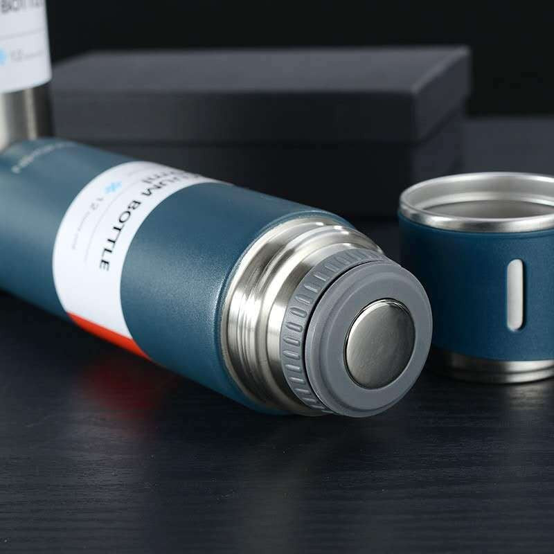 Stainless steel vacuum flask with cups - product photo 13