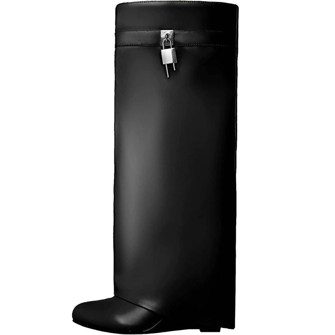 Man wearing the Kingston men's leather boots, back view