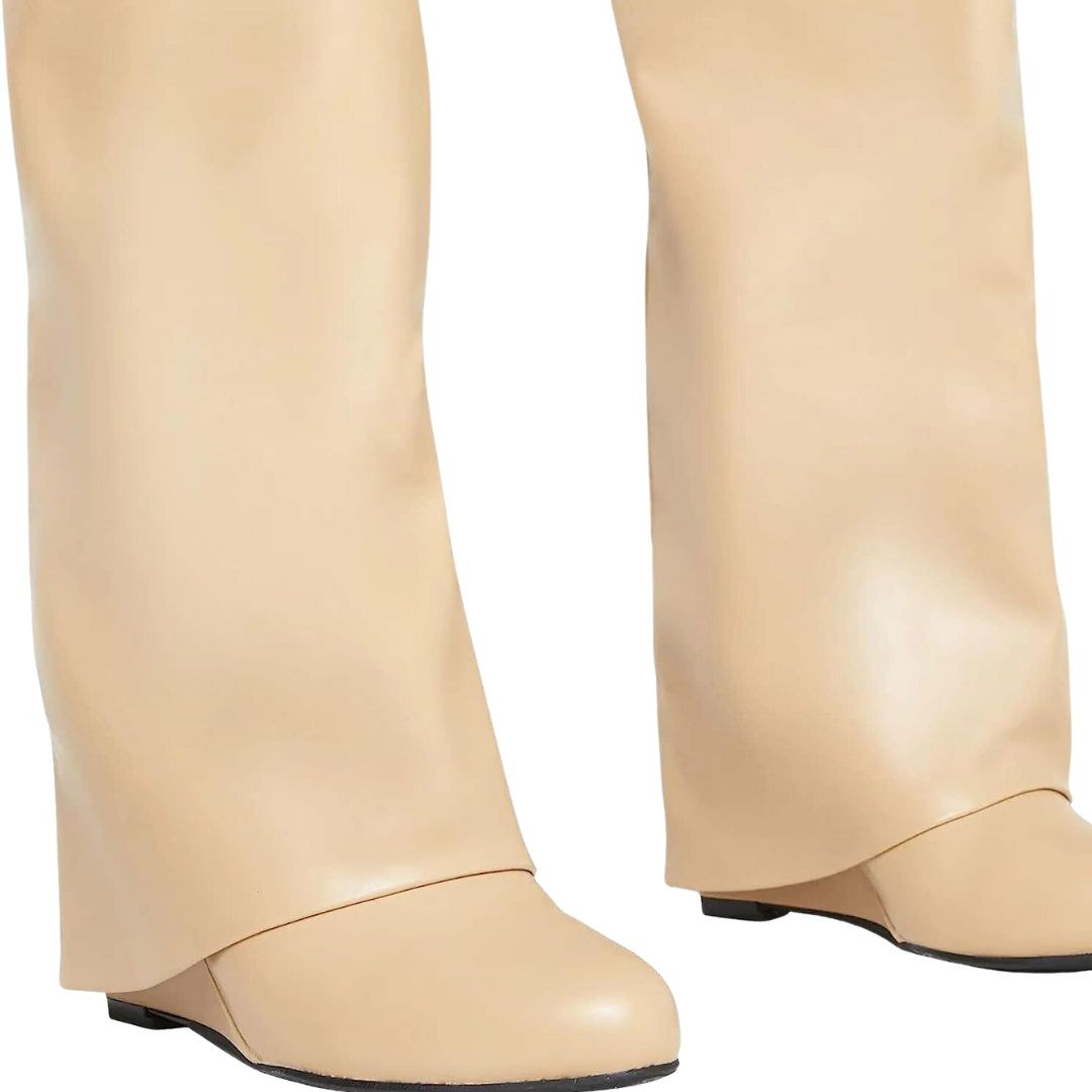 Man wearing the Kingston men's leather boots, flatlay view