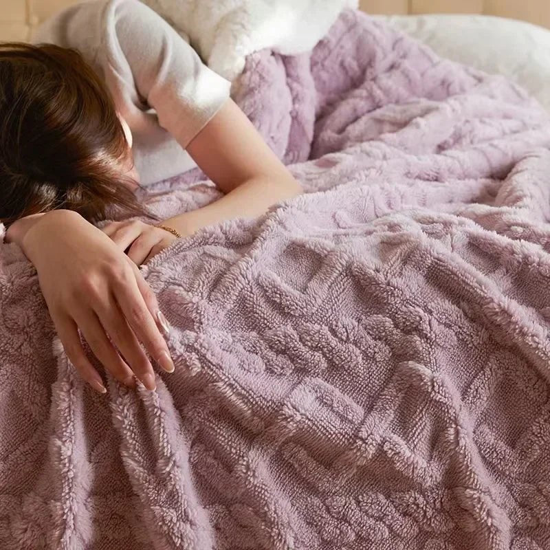 Thick lambswool and fleece winter blanket - product photo 9