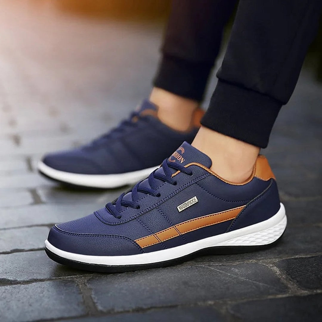 Man wearing the Lars men's shoes, detail view