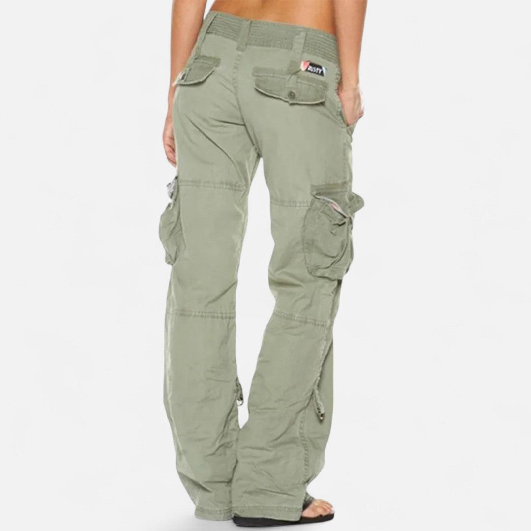 Woman wearing the Leocadia women's wide-leg pants, side view