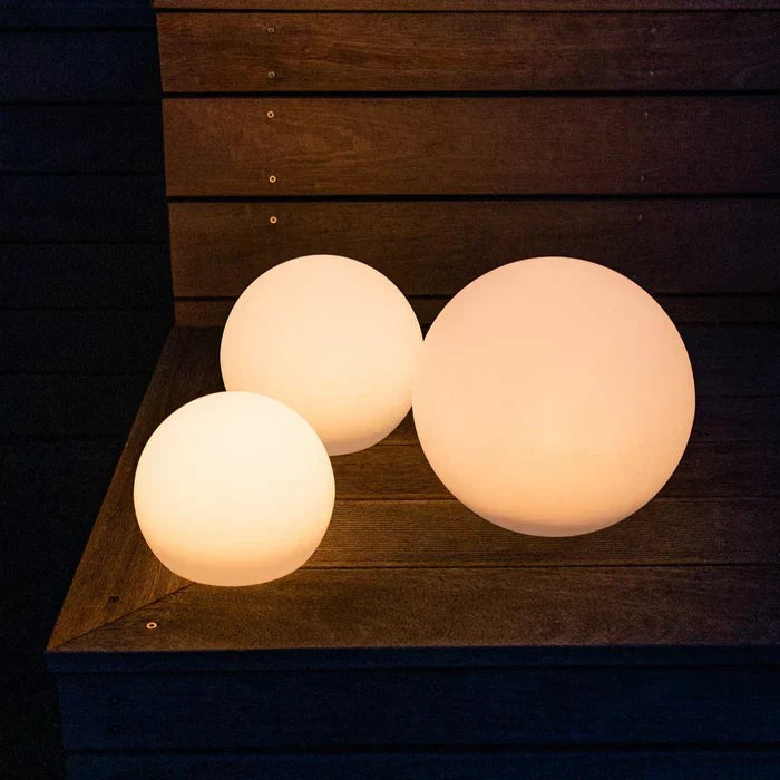 Rechargeable LED garden globe light - product photo 3