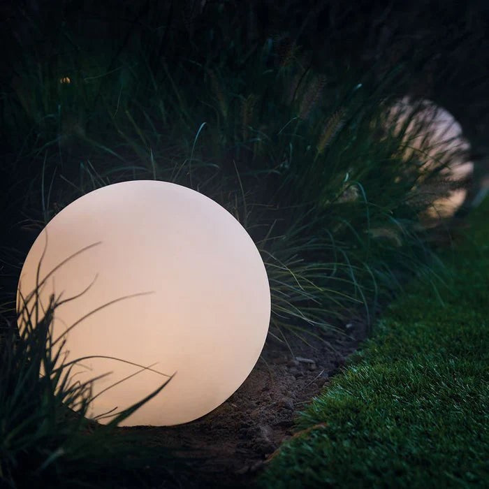Rechargeable LED garden globe light - product photo 4