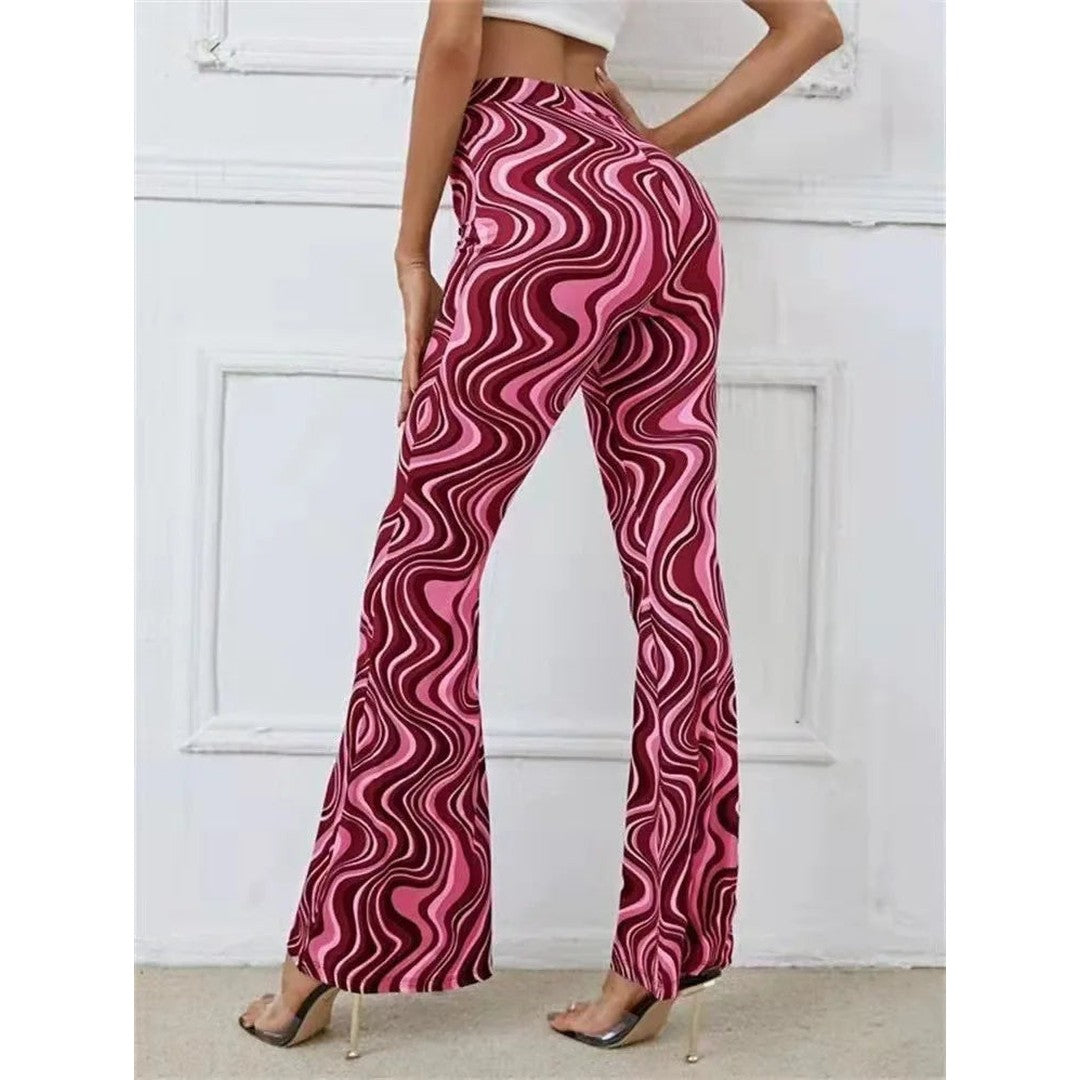 Woman wearing the Lyra women's pants, detail view