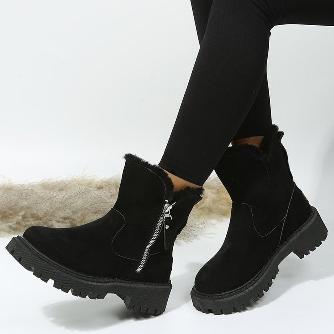 Woman wearing the Maren women's boots, front view