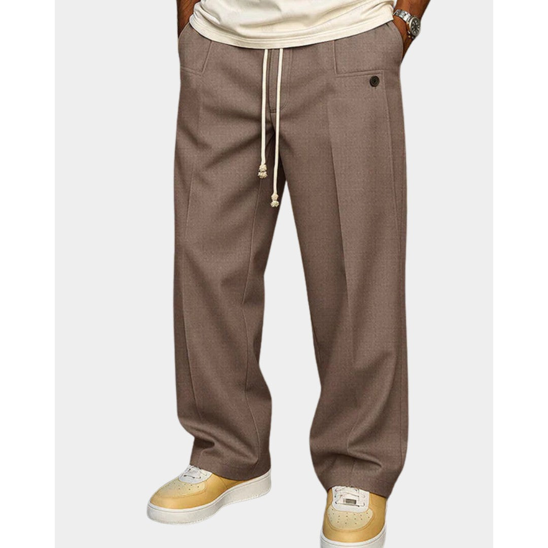 Man wearing the Mason men's elegant pants, detail view