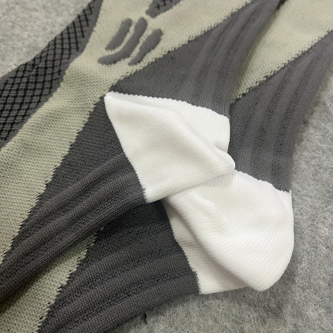 Women's graduated compression sports socks - product photo 10