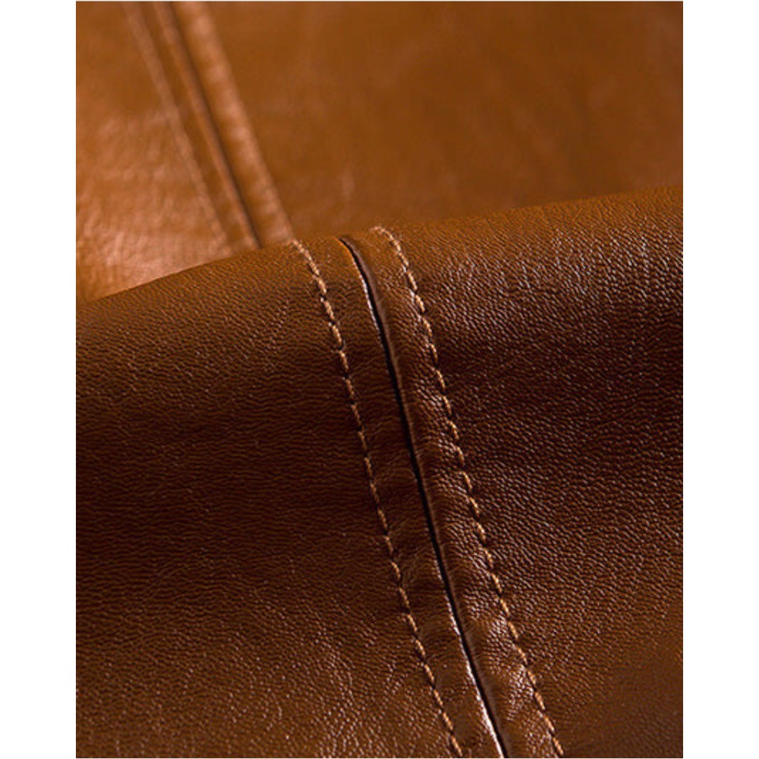 Man wearing the Odin men's jacket, detail view