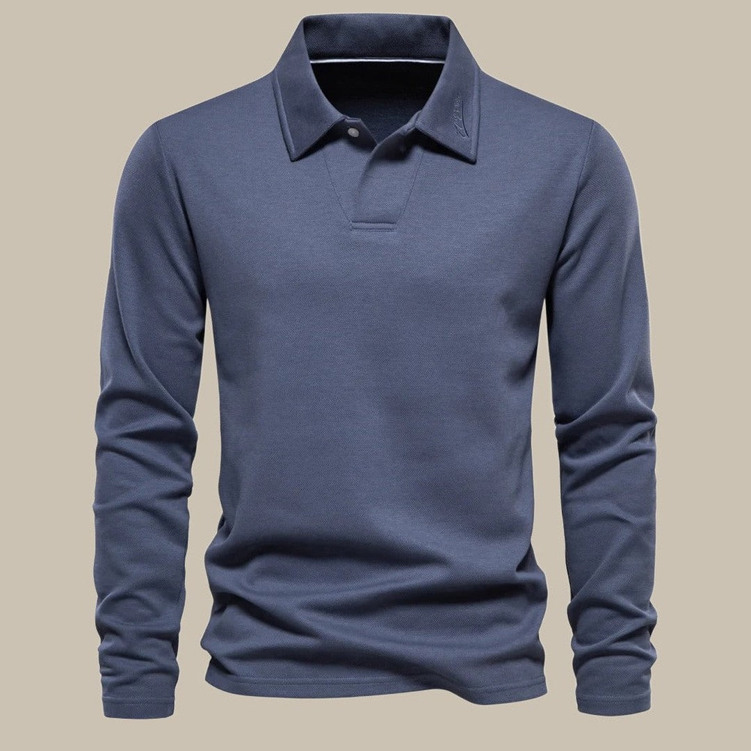 Man wearing the Oscar men's classic long-sleeve polo shirt, detail view