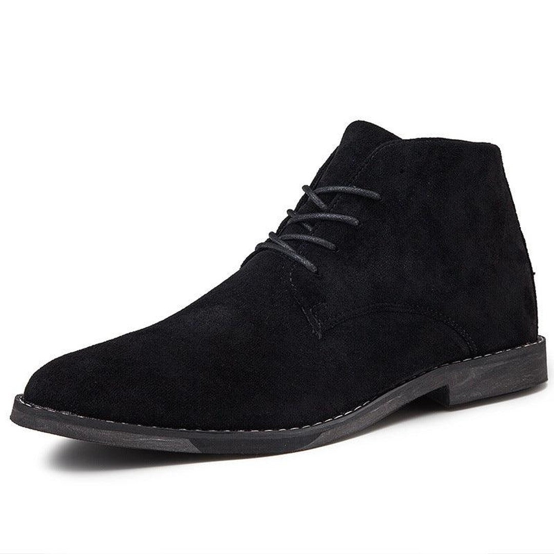 Man wearing the Ramsey men's boots, side view