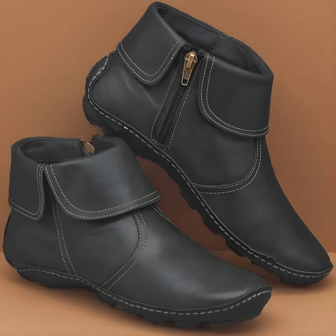 Woman wearing the Rosaline women's waterproof boots, detail view