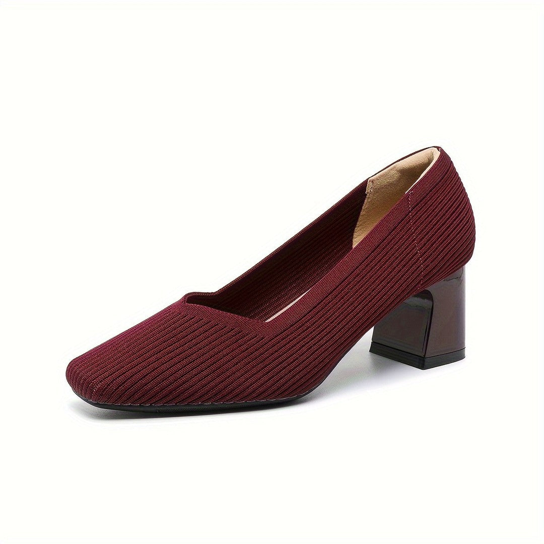Woman wearing the Ryder women's pumps, 19 view
