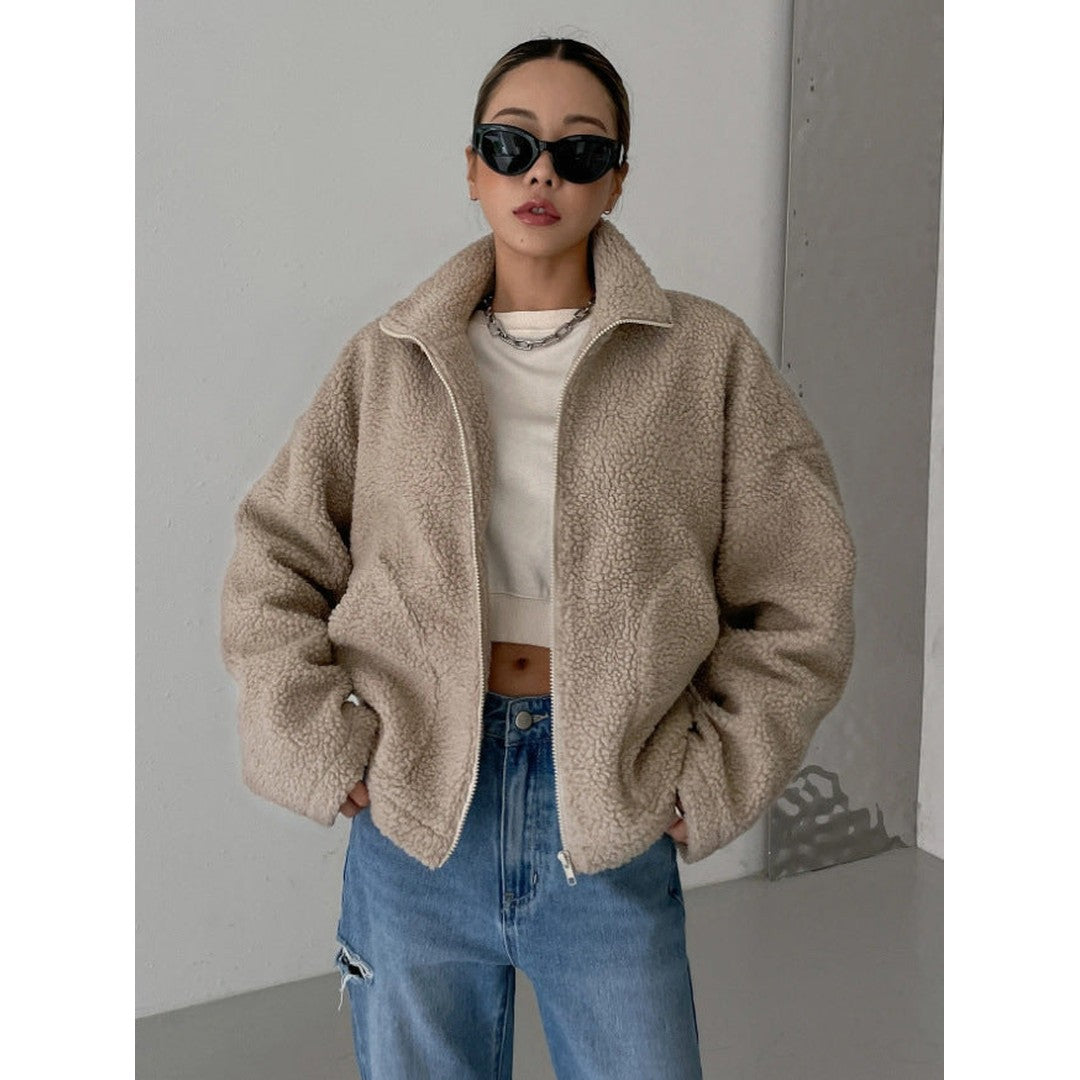 Woman wearing the Sanne women's wool jacket, 7 view
