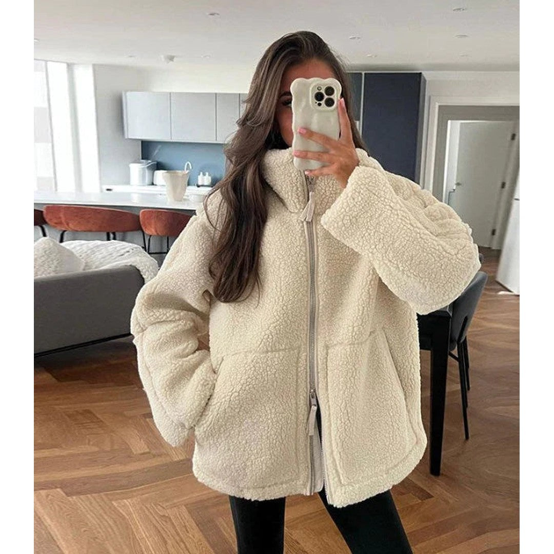 Woman wearing the Sanne women's wool jacket, front view