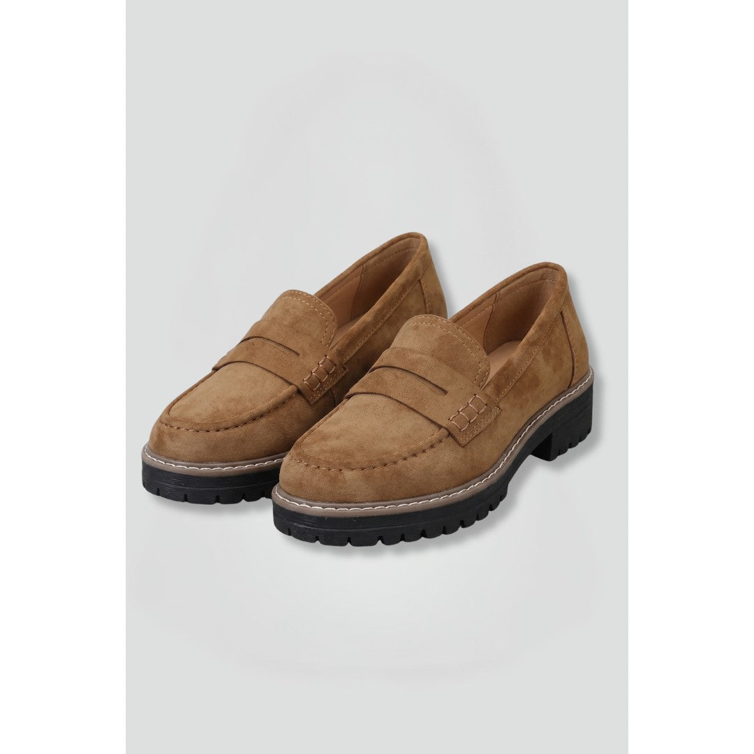 Woman wearing the Santiago women's leather loafers, front view