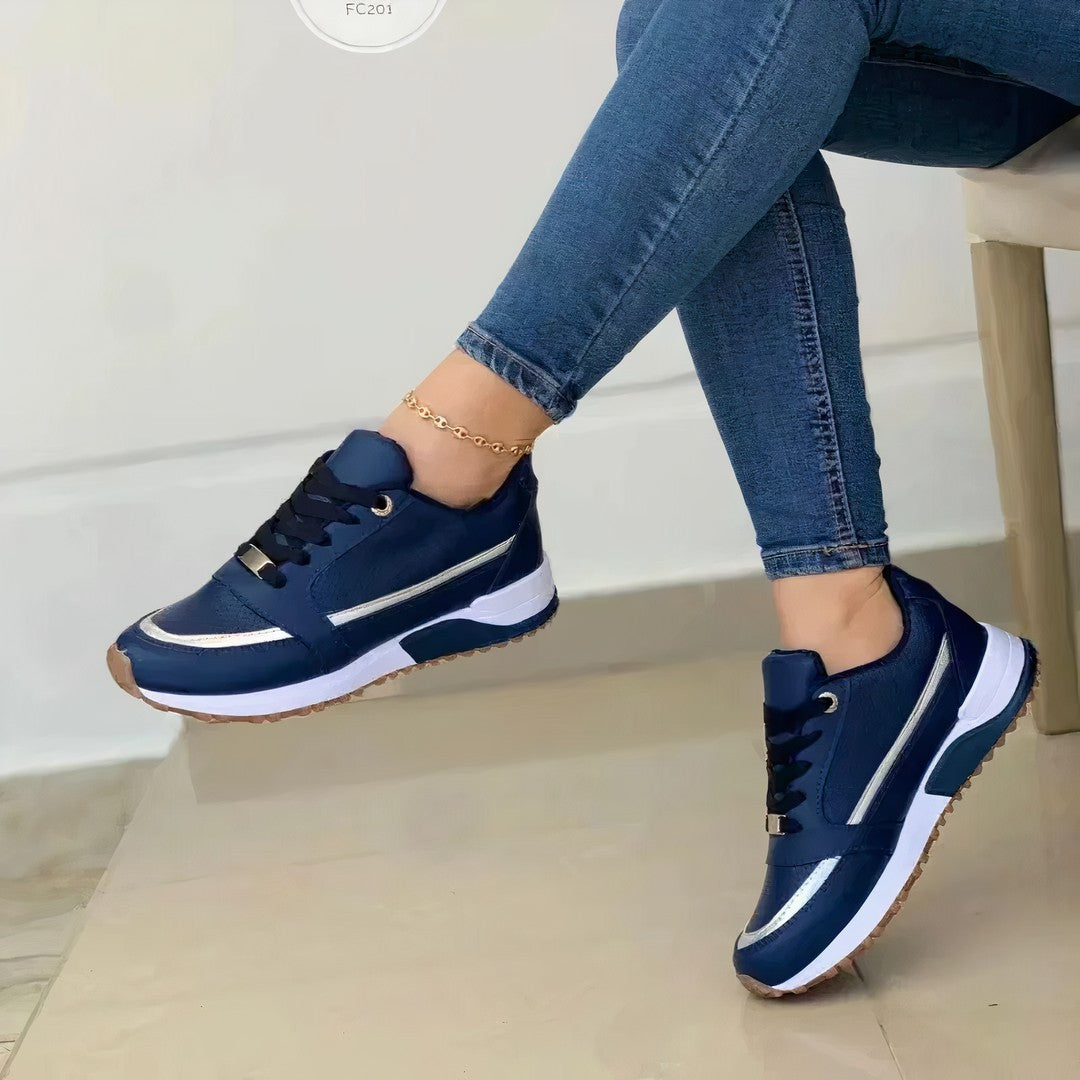 Woman wearing the Saskia women's shoes, front view