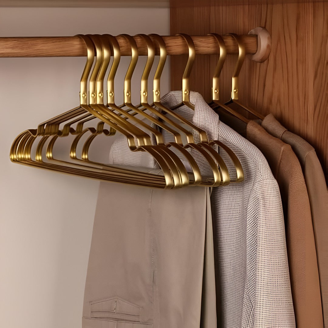 Slim non-slip aluminum clothes hangers - product photo 2