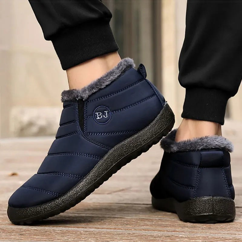 Waterproof lined winter slip-on boots - product photo 1