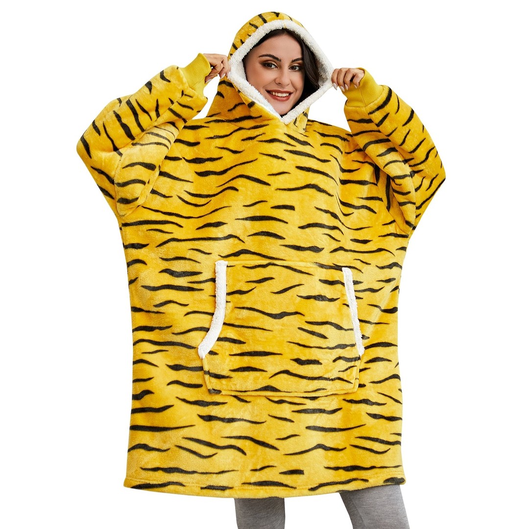 Oversized wearable fleece hoodie blanket - product photo 19