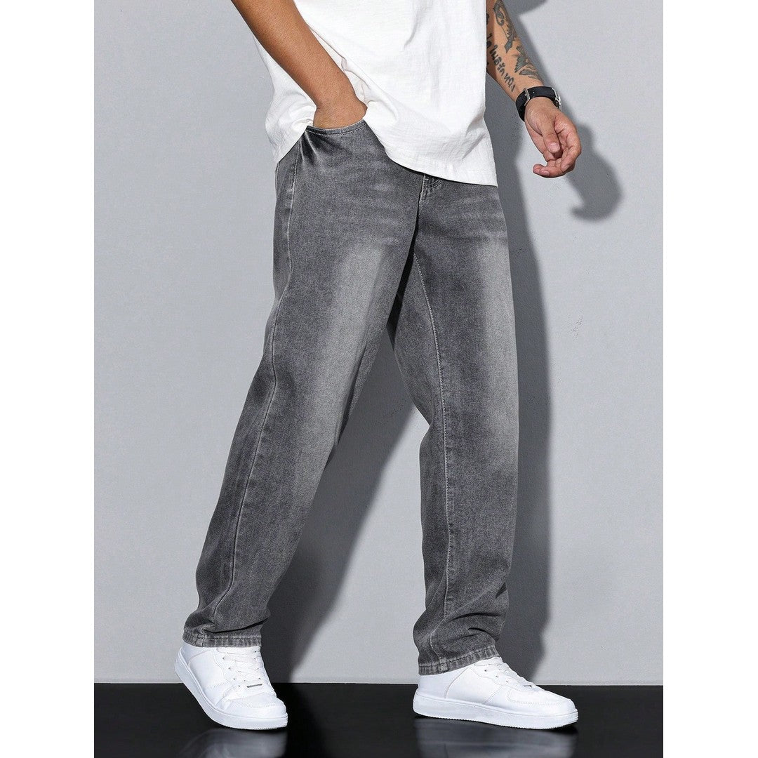 Man wearing the Soren men's solid-color denim jeans, back view