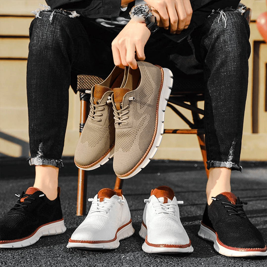 Man wearing the Spencer men's casual shoes, 11 view