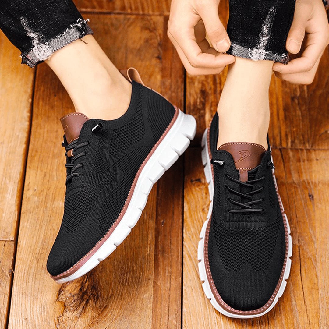 Man wearing the Spencer men's casual shoes, 8 view