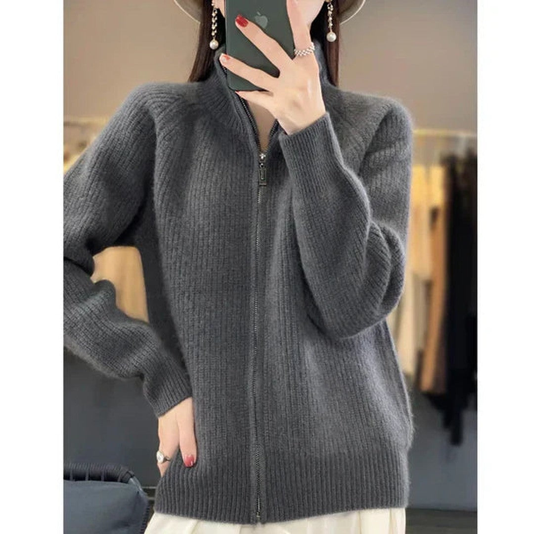 Woman wearing the Sverre women's collared zip-up cardigan, detail view