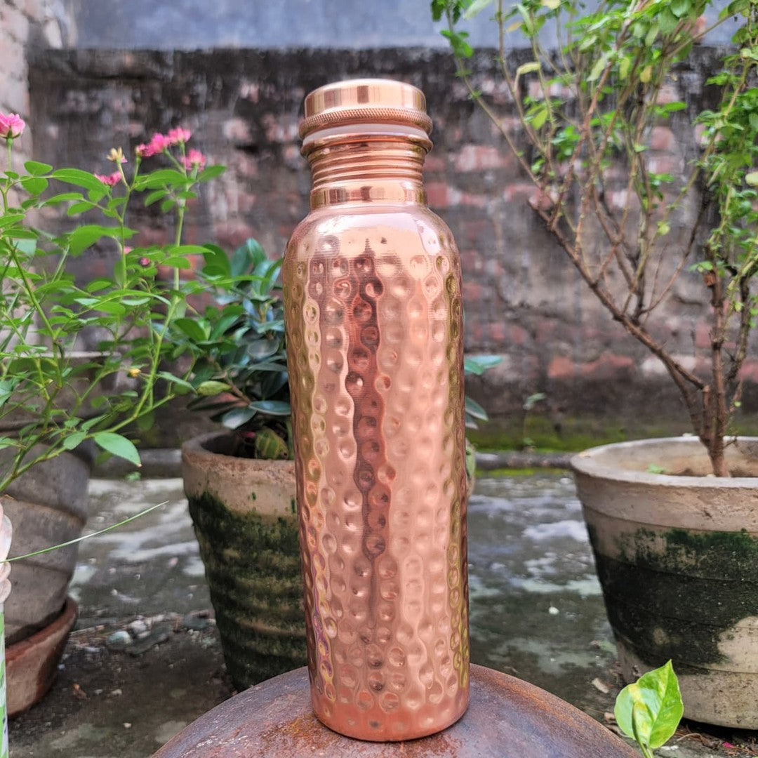Hammered copper-finish water bottle - product photo 3